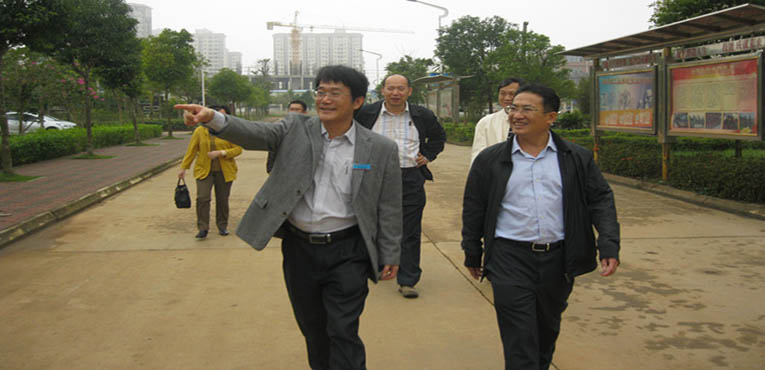 省教育厅考试局局长王贤在爱体育在线注册(中国)官方网站调研